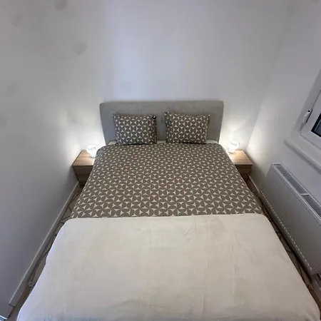 Plavi Safir דירה *