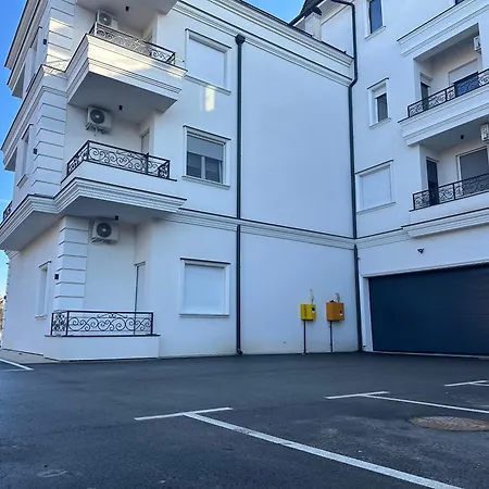 Plavi Safir דירה *