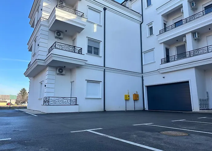 Plavi Safir דירה *